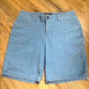 Lee Women’s Chambray blue Bermuda Shorts 10